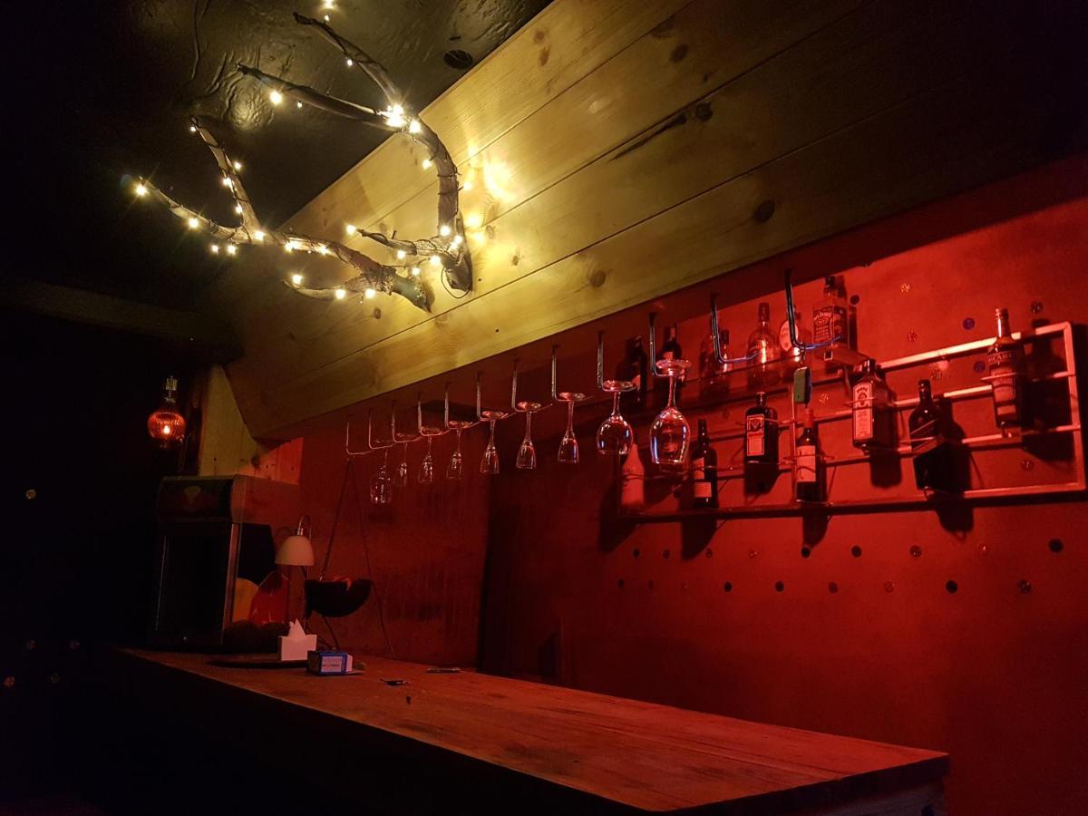 Magnet Hotel Ела Екстериор снимка