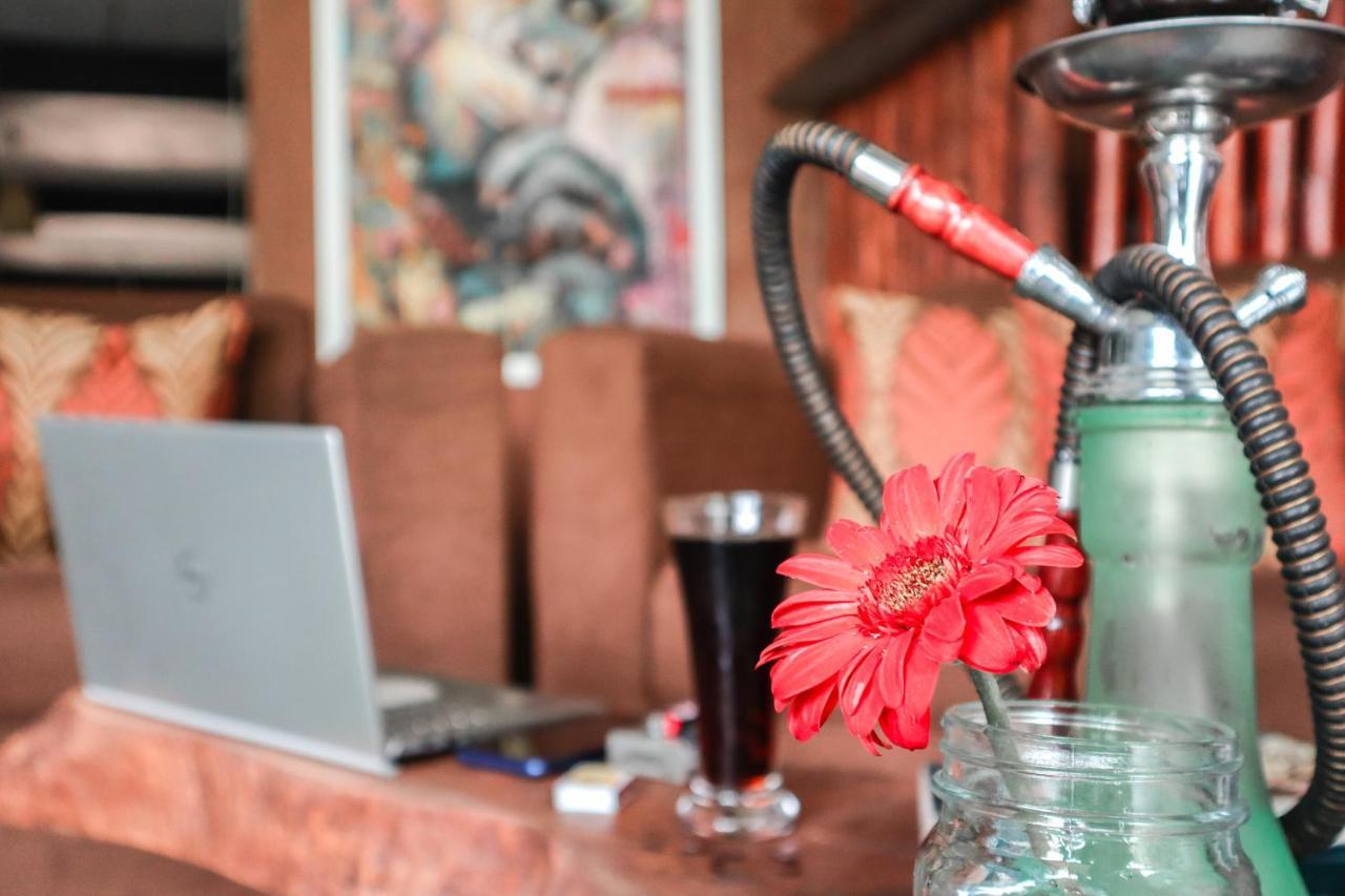 Magnet Hotel Ела Екстериор снимка